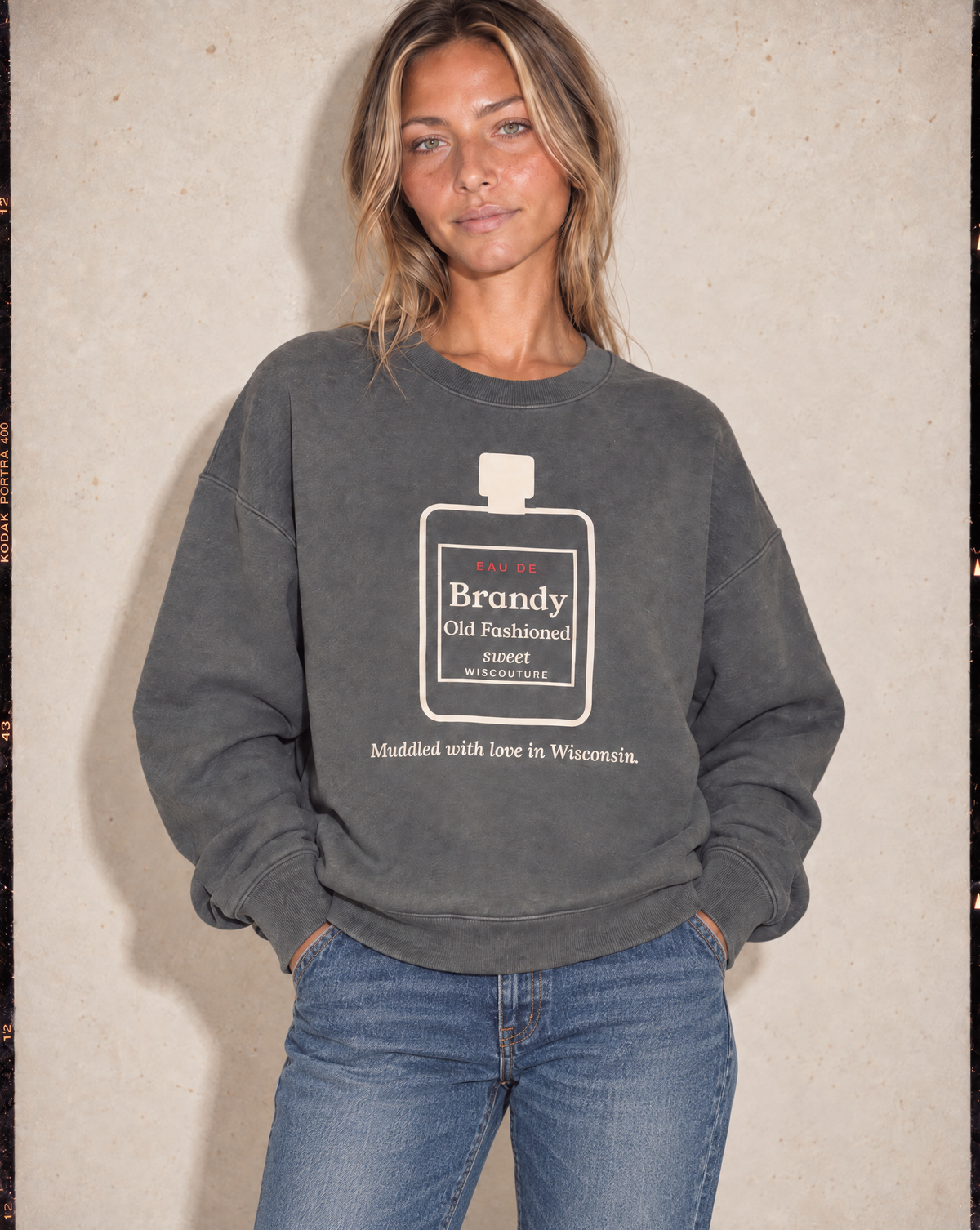 Eau de Brandy Vintage Wash Crewneck · Dark Gray